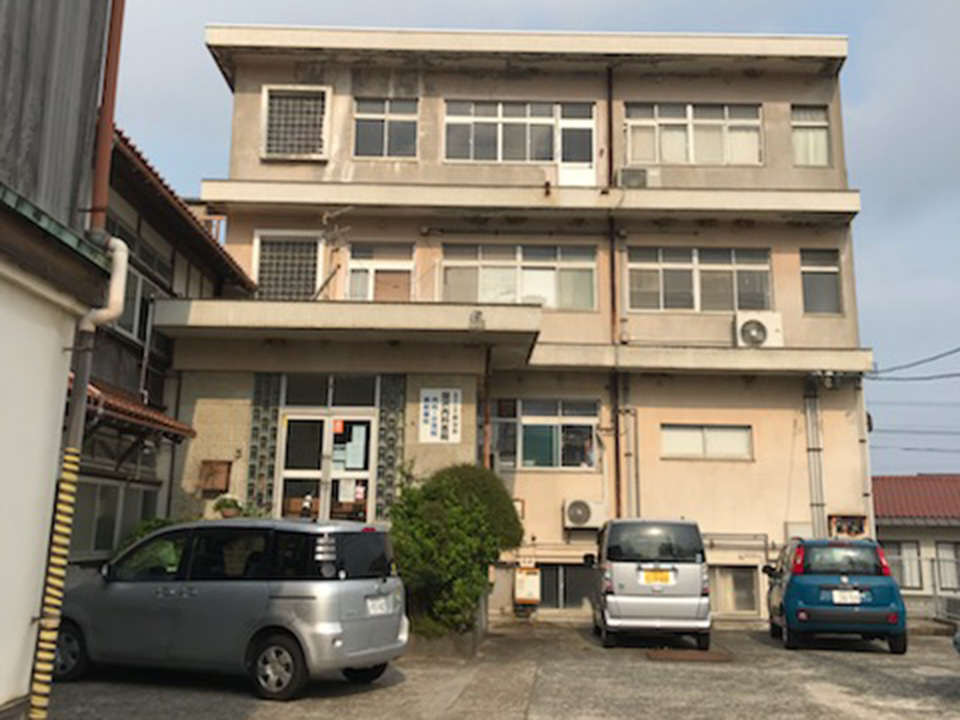 国沢内科医院の外観写真